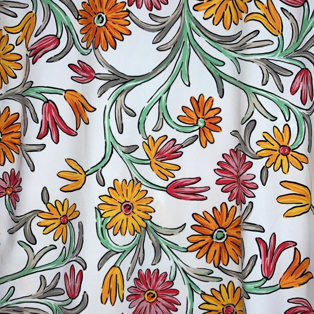 Ann Taylor Floral Blouse EUC Size MP - Picture 2 of 4